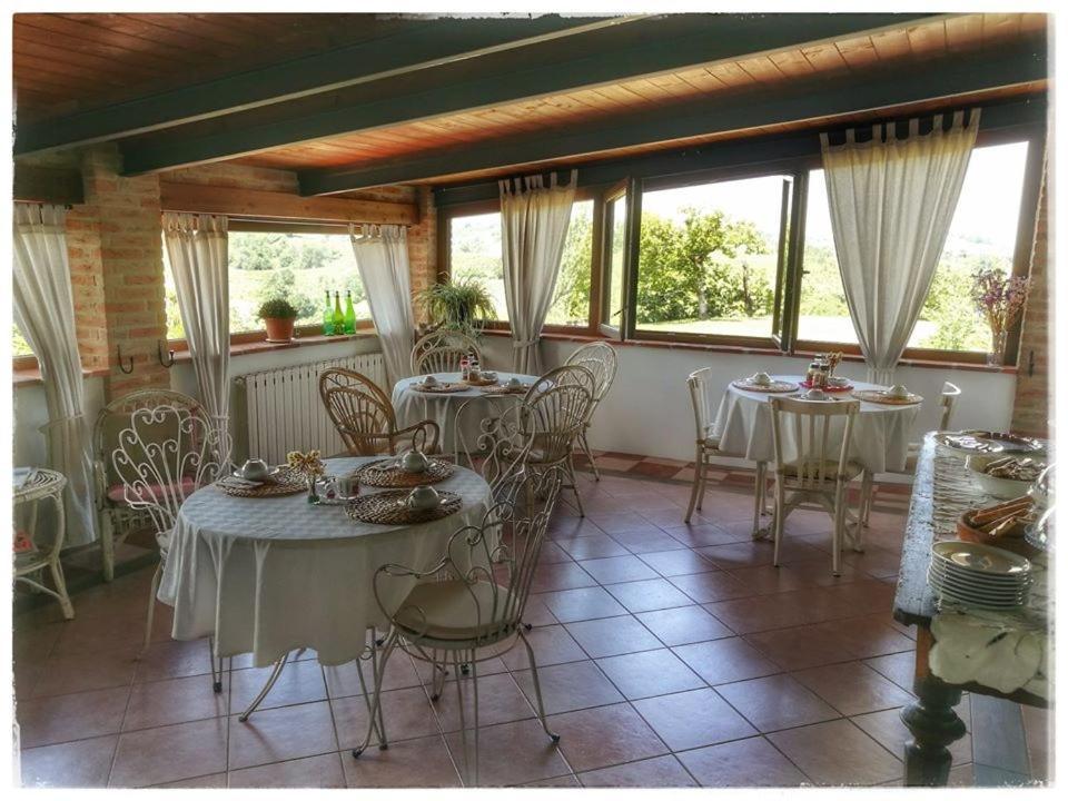 Il Poggio B&B San Damiano al Colle Ngoại thất bức ảnh